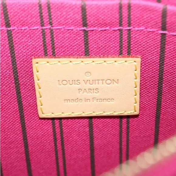 AUTHENTIC LOUIS VUITTON wrist bag/ wristlet. New - Picture 6 of 7